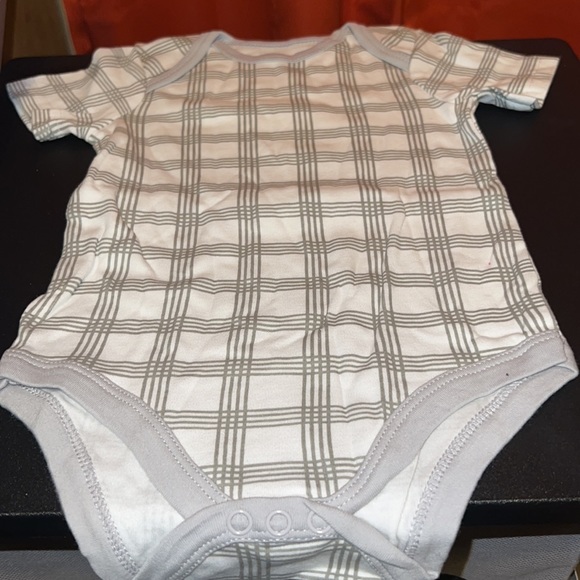 Little Treasure and others onesies bundle - Picture 2 of 5